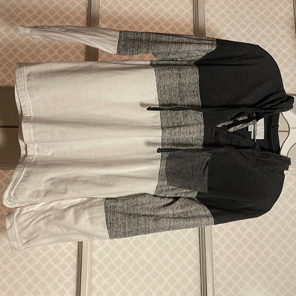 Color-block hoodie with chest pocket